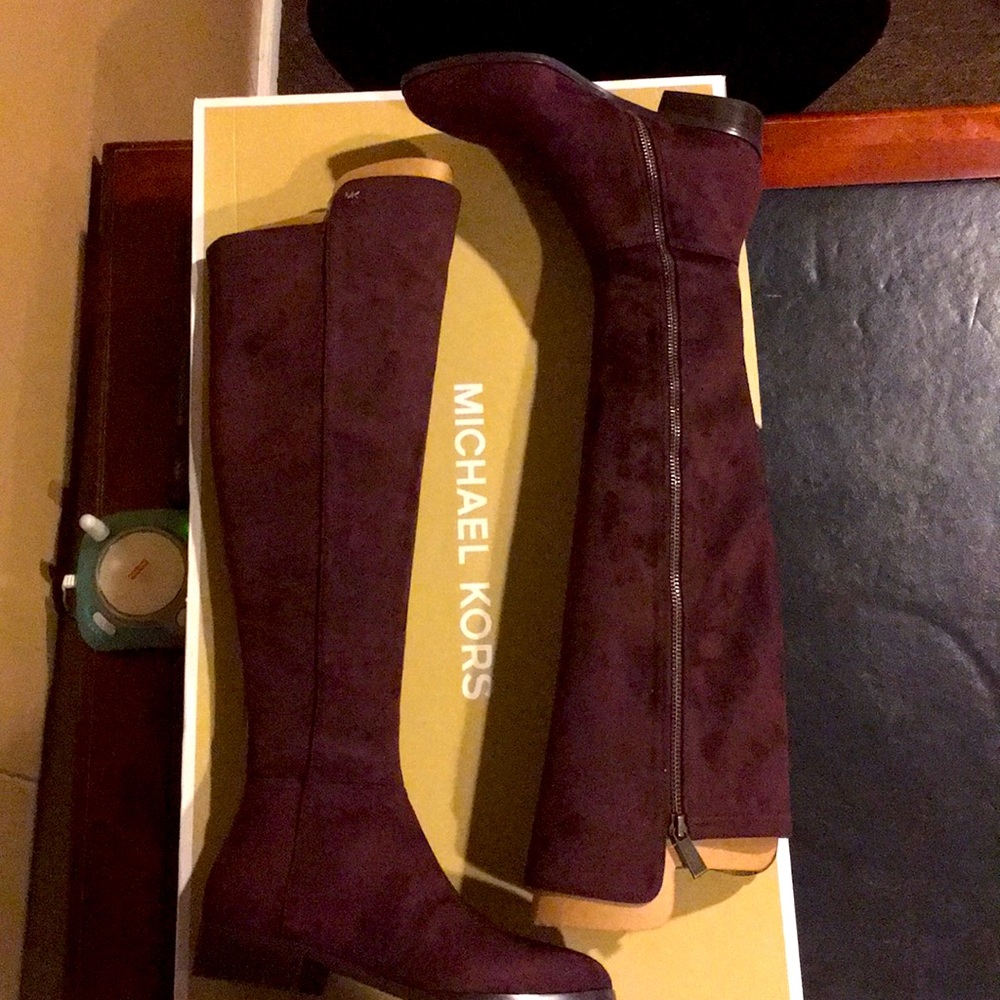 Bromley Flat Boot Stretch Suede